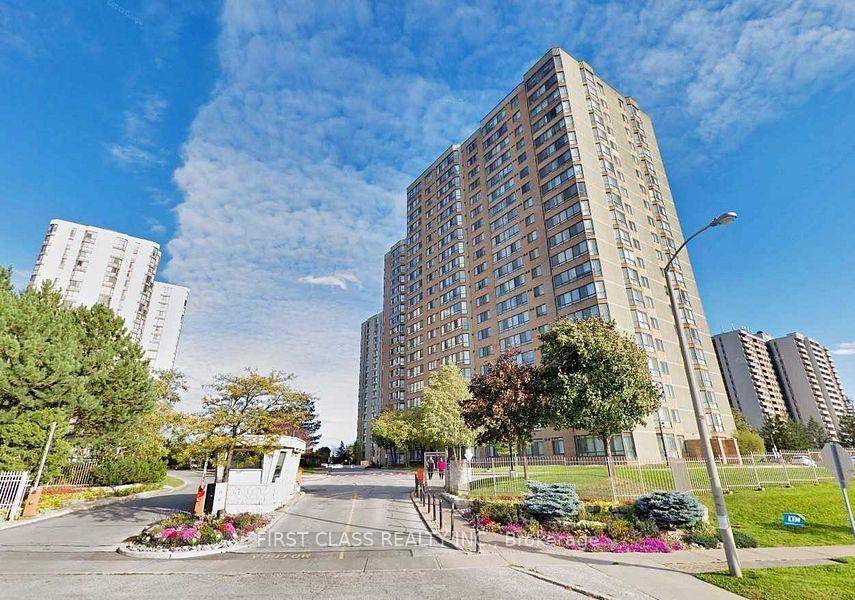 Luxury Living in Prime Toronto Location !
