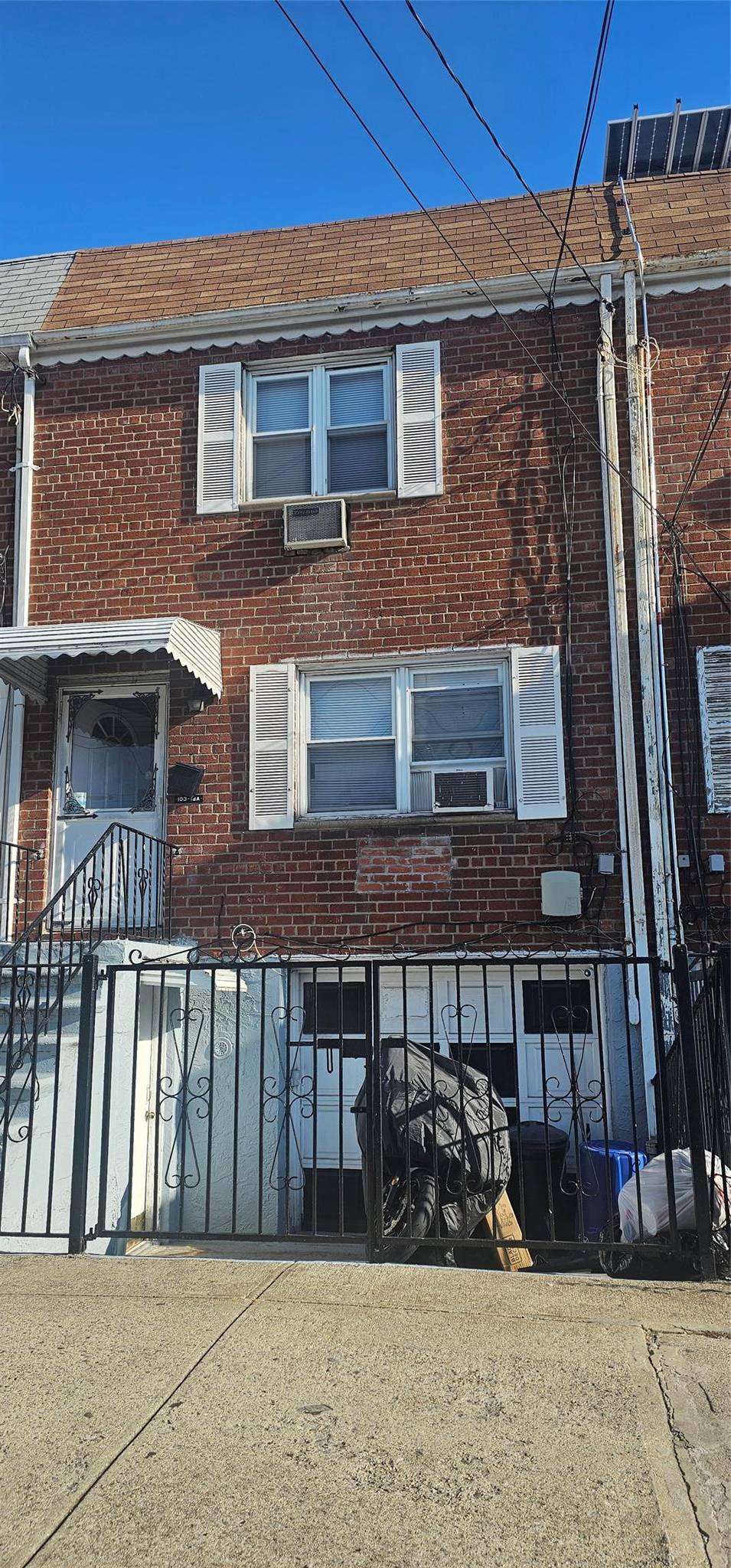Welcome to this beautifully maintained property.