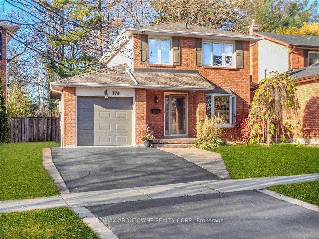 Superb Location ! ! ! Updated house !
