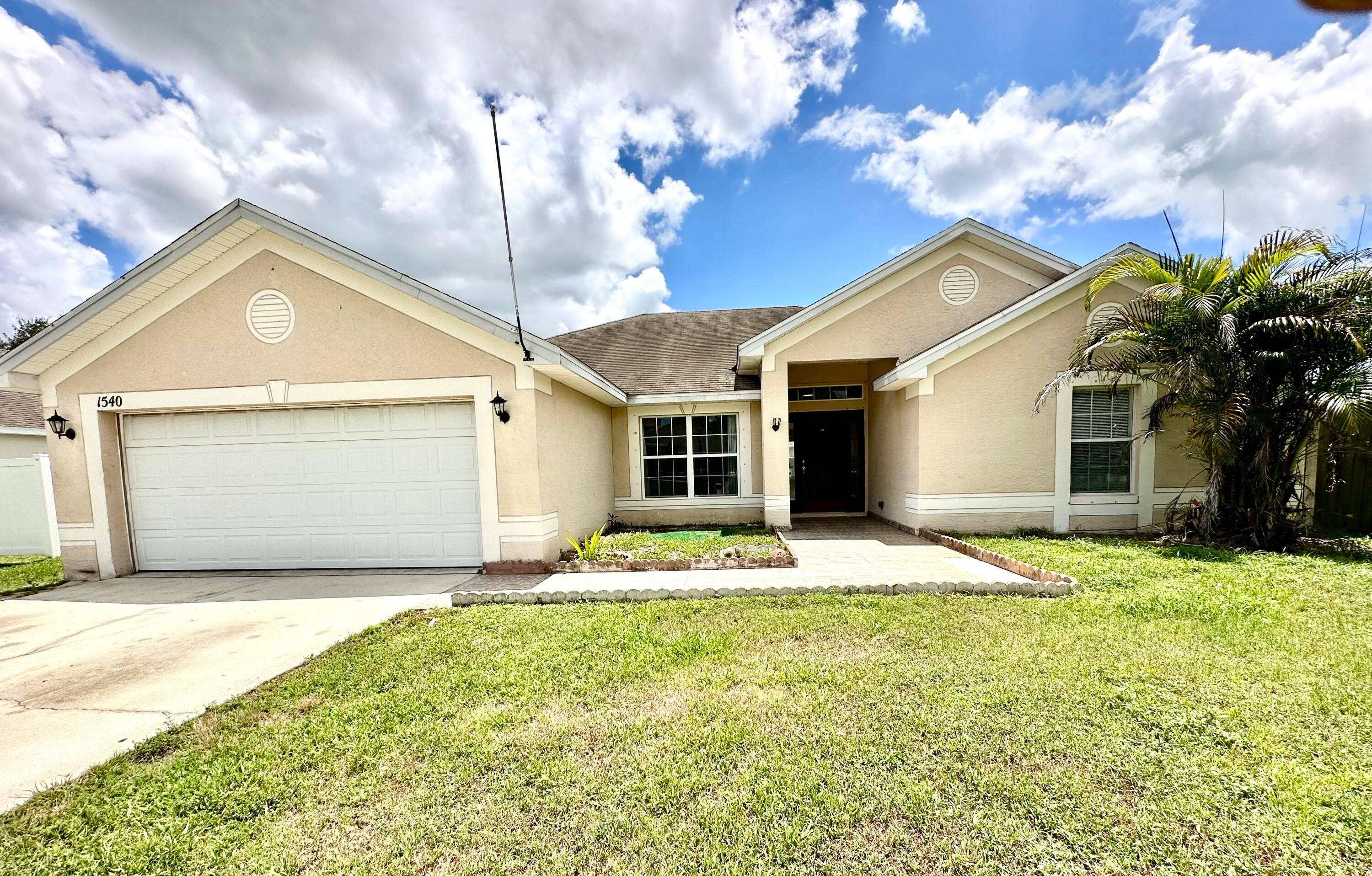 Priced to sell ! ! ! Spacious 4 3 2 house offers comfortable living with open concept main area, thoughtfully designed split layout, perfect for large household or multigenerational living ...
