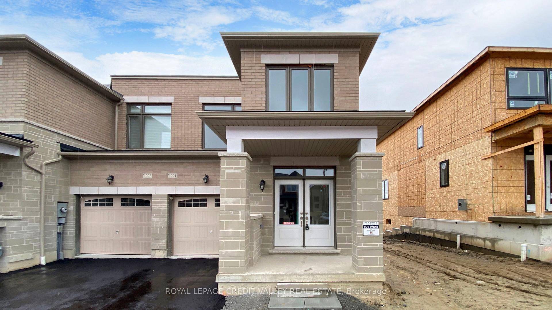 Welcome to the Beautiful Townhouse in Kedron Community of Oshawa.