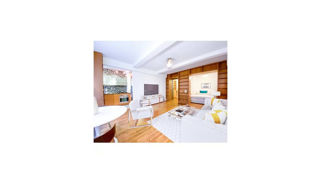 Welcome to Residence 5L at 405 West 23rd Street where prewar pedigree meets modern day West Chelsea living, right at the corner of 9th Avenue in the iconic London Terrace ...