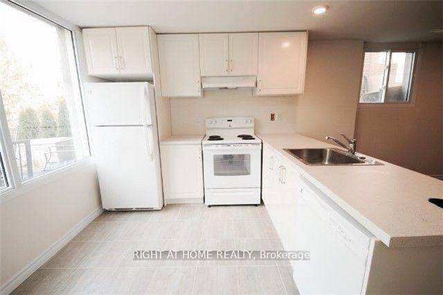 Located in a quiet neighbourhood and so close to all amenities.