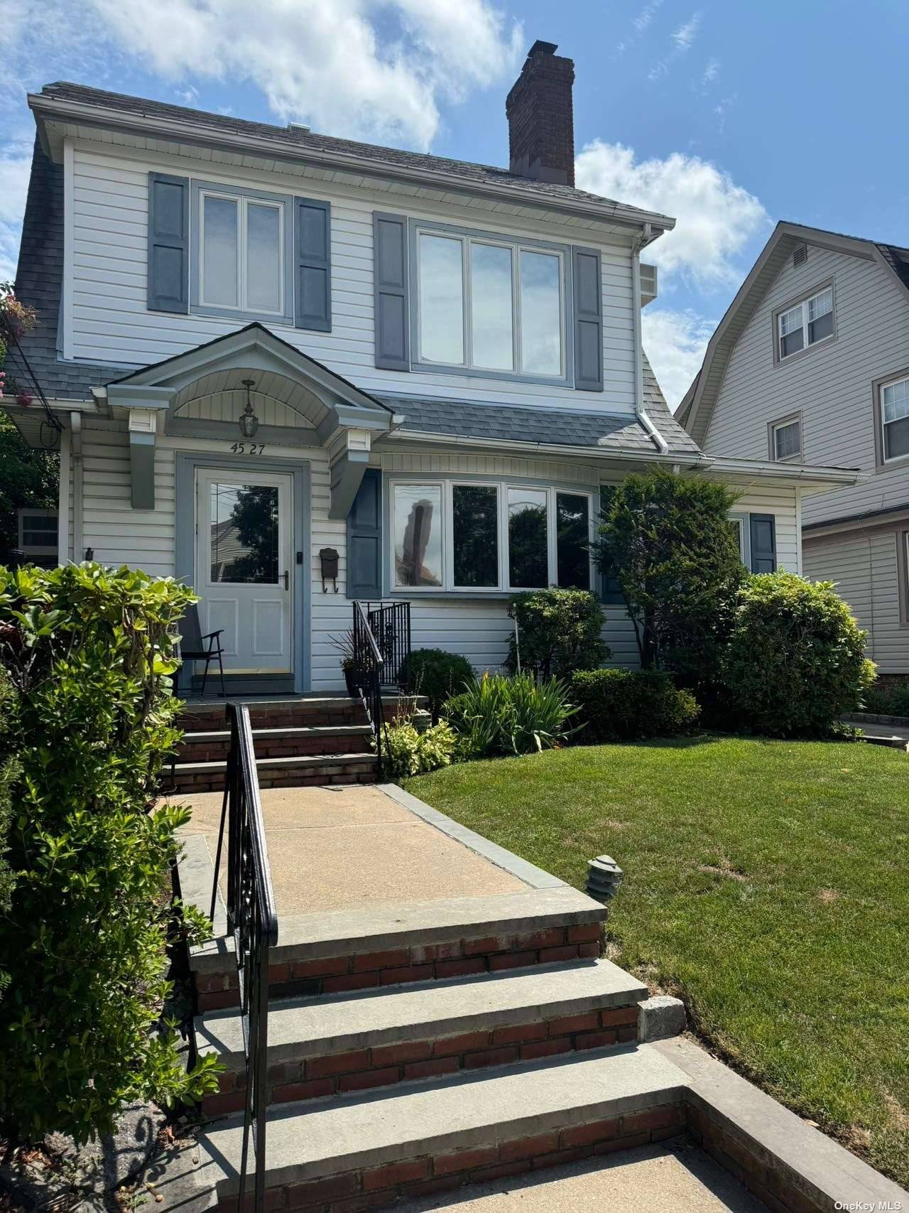 Three stories detached single family house in prime north flushing features 4 bedroom 3 full bathrooms, finished walk up attic and separate entrance for the basement.