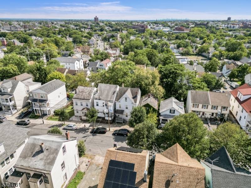 Don't miss this great opportunity in the heart of Paterson !