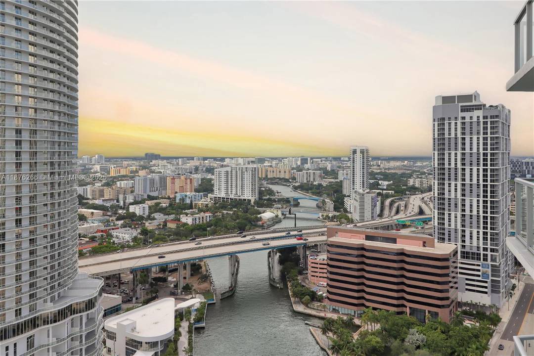 Discover an incredible opportunity to own a studio apartment on the 29th floor of the prestigious Latitude on the River Condo.