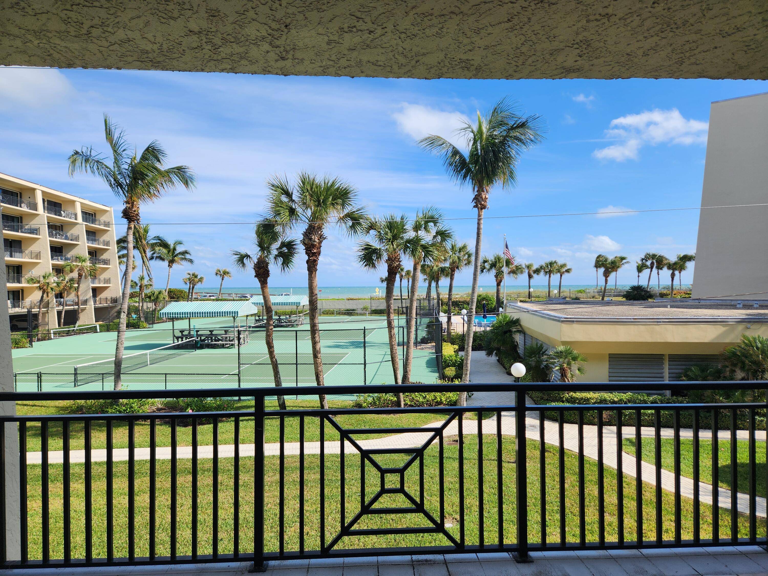 This furnished 2 bedroom, 2 bathroom condo in the desirable Racquet Club community offers an unbeatable combination of luxury, comfort, and convenience.