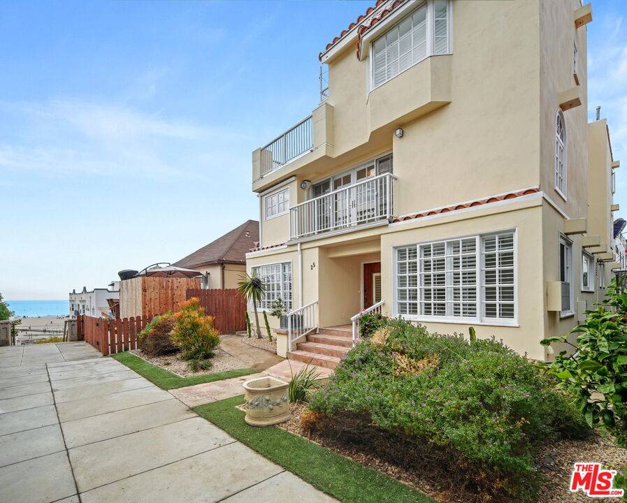 25 ARCADIA TER 2.0 Santa Monica LA