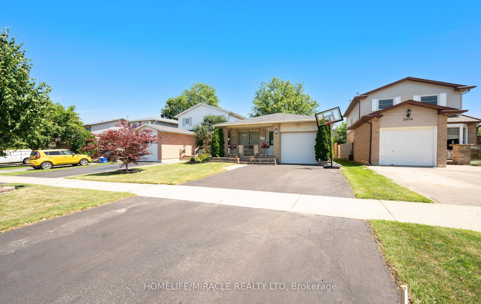 Home Sweet Home ! This gorgeous, stunning, beautiful, spacious, and well maintained 3 bedroom, 2 full washroom detached home is nestled in the sought after, family friendly Burlington's Brant Hill ...