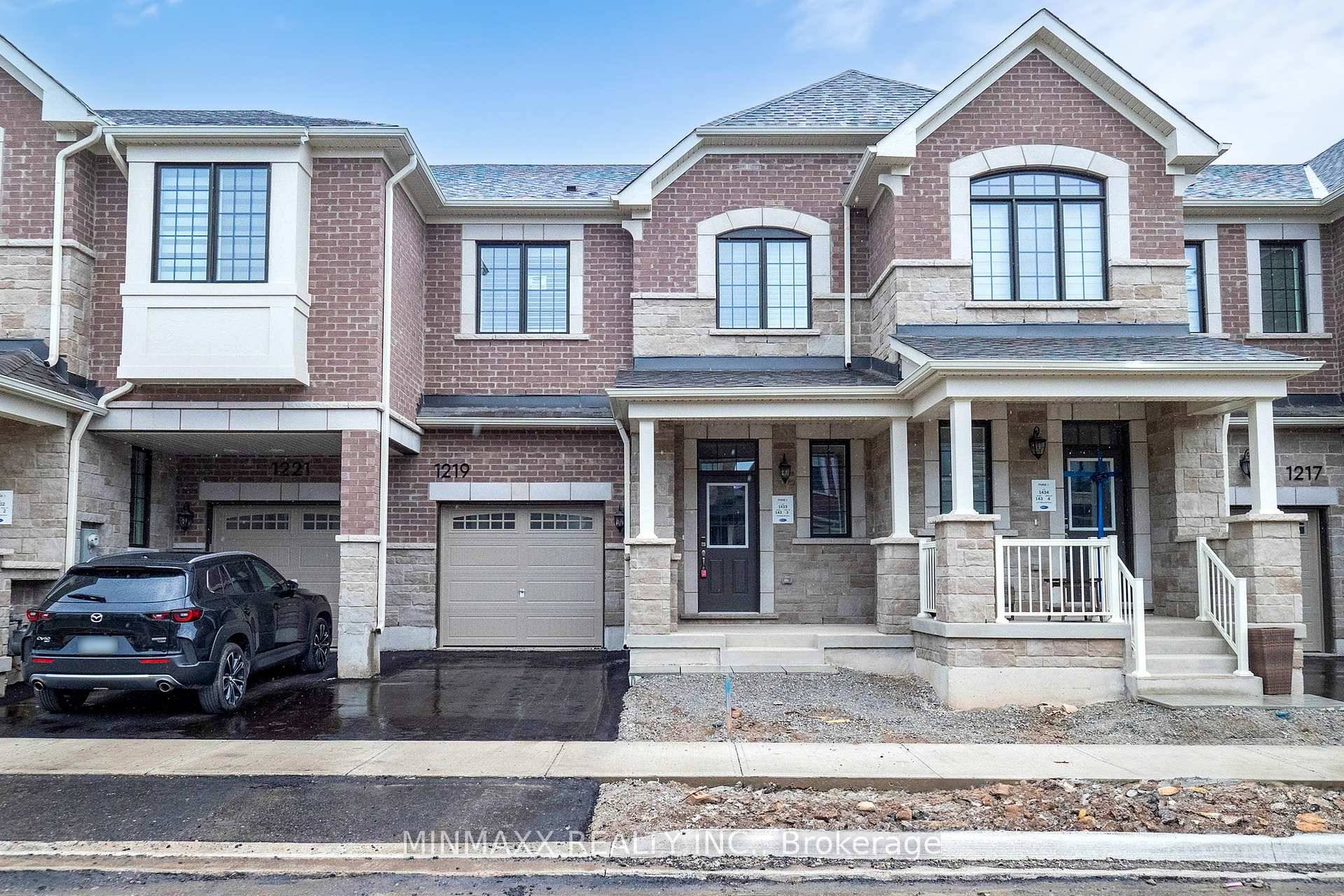 Absolutely Stunning !, Brand New, Never Lived In Mattamy's Popular Kelly Model Fully Upgraded 2 Storey Freehold Townhouse Offering Modern Living in Most Desirable Hawthorne Village East.
