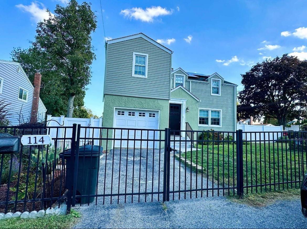Welcome to 114 Windermere Drive, an impeccably maintained Colonial, ideally situated just moments from parkways, parks, restaurants, and shopping.