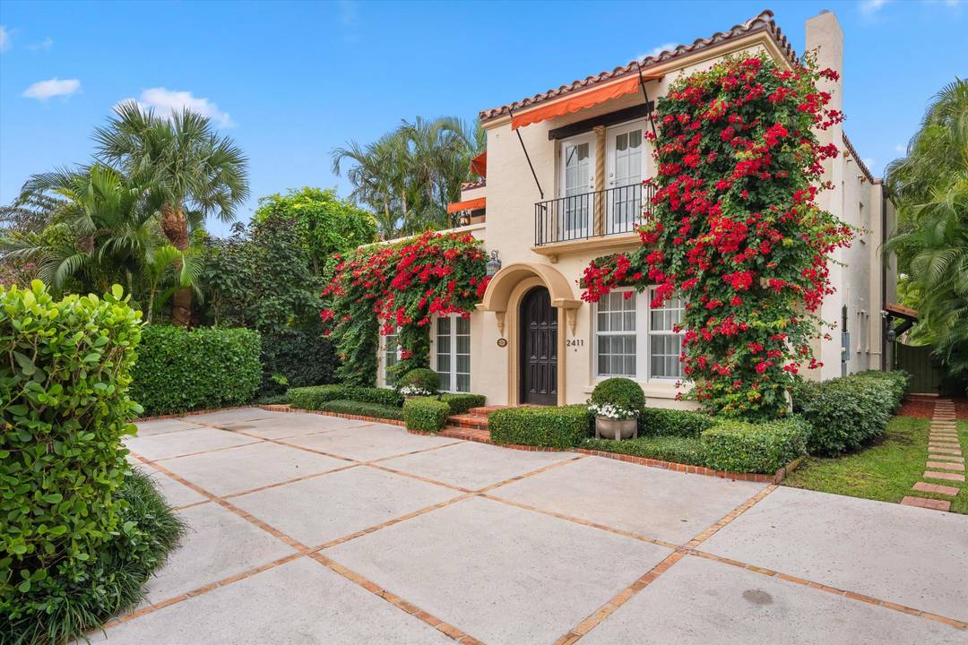 Beautifully renovated in 2022, this charming historic home is very private and nestled on a quiet side street just steps from the intracoastal waterway and bike path in the picturesque ...