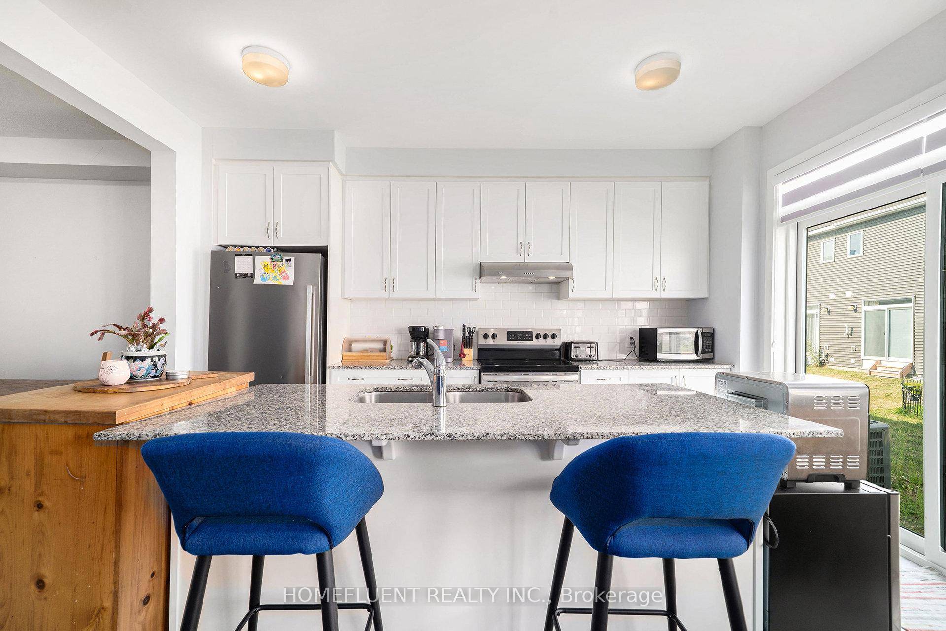 Welcome to 626 Allied Mews stylish living in Stittsville North.