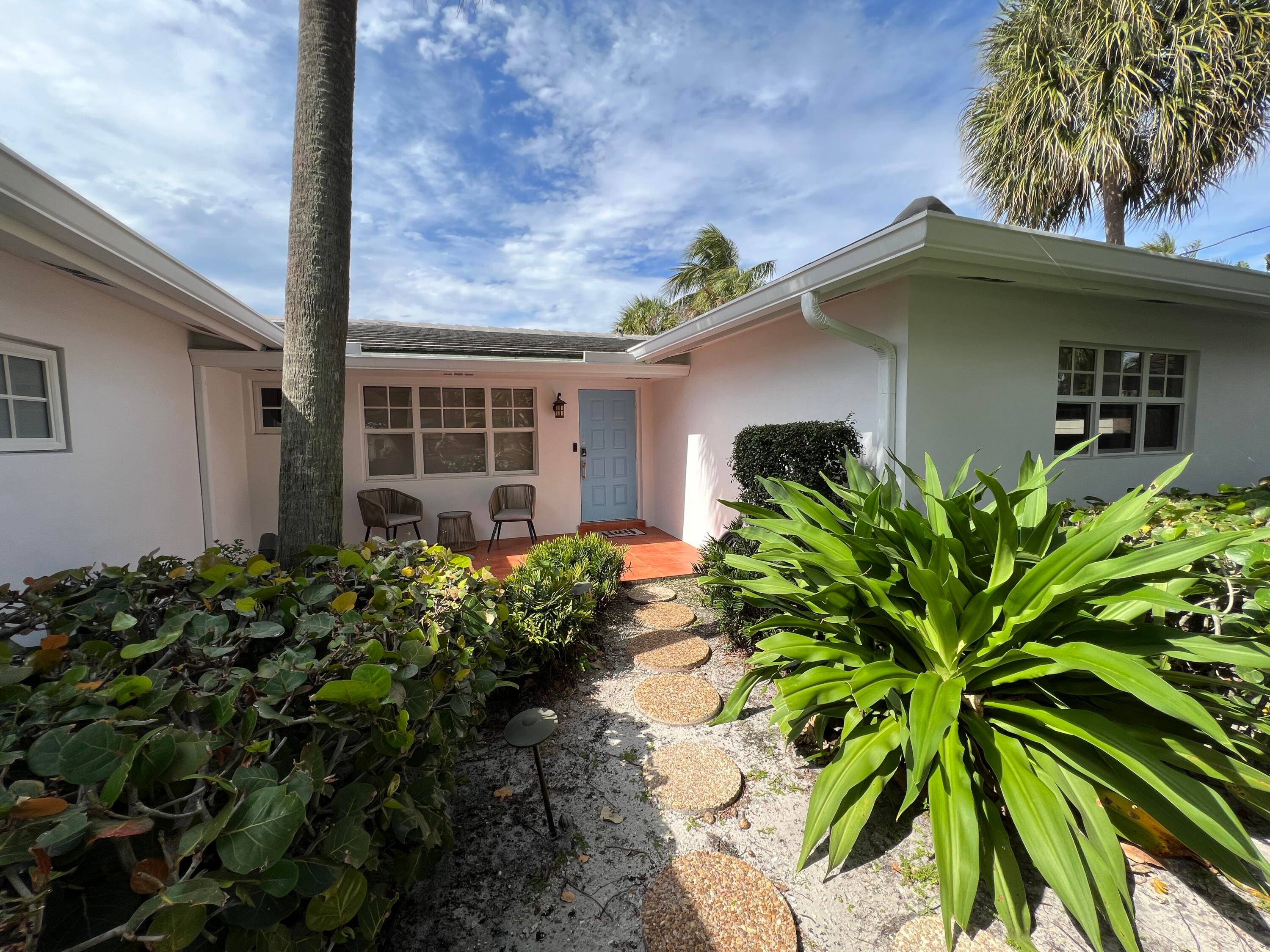 Beautiful 3 Bedroom 2. 5 Bathroom updated home in Poinsettia Heights.