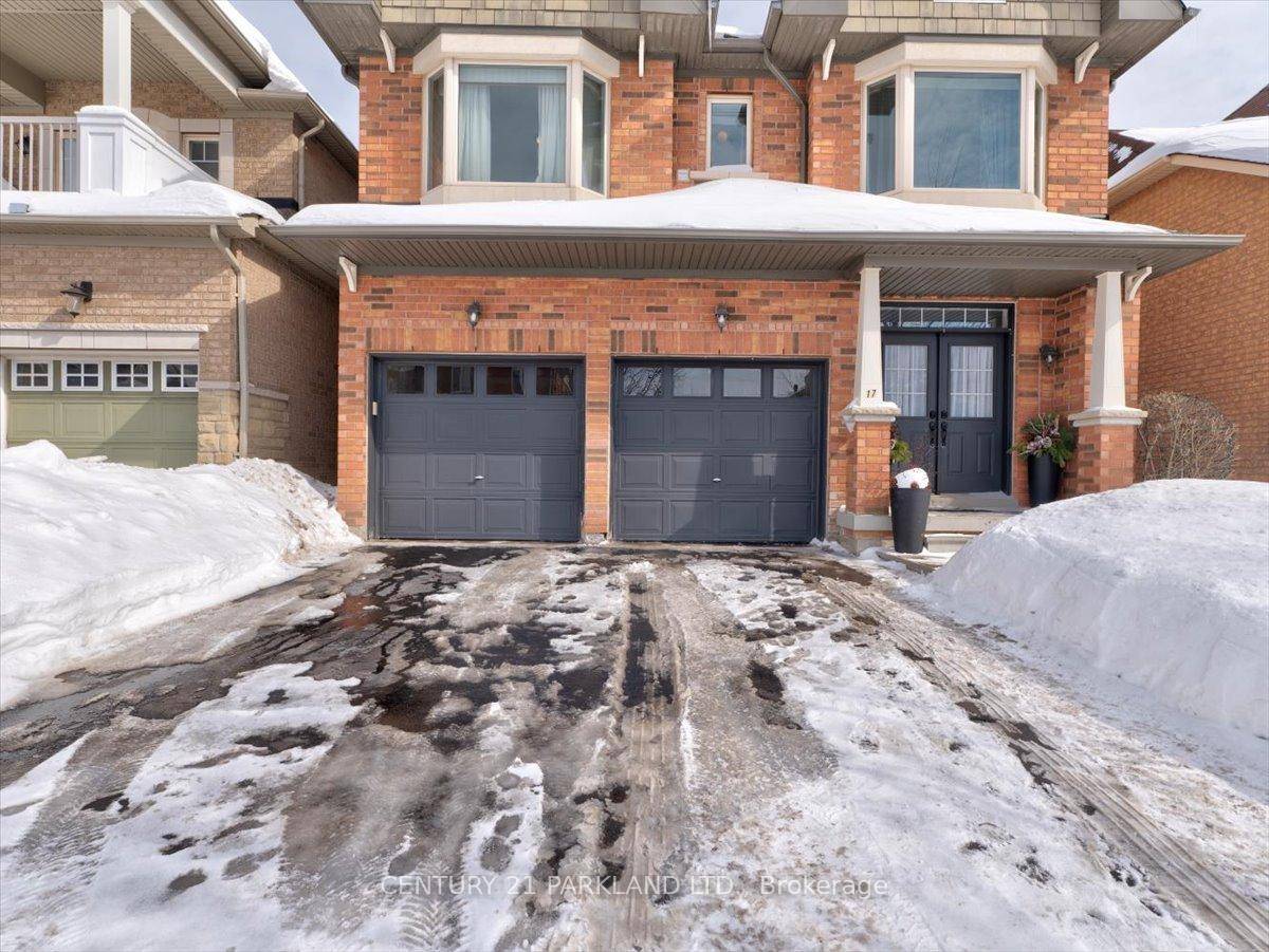Prestigious Oak Ridges Neighbourhood Aspen Ridge Built 4 Bedroom with 3 Bathroom Family Residence in Macleod Landing !