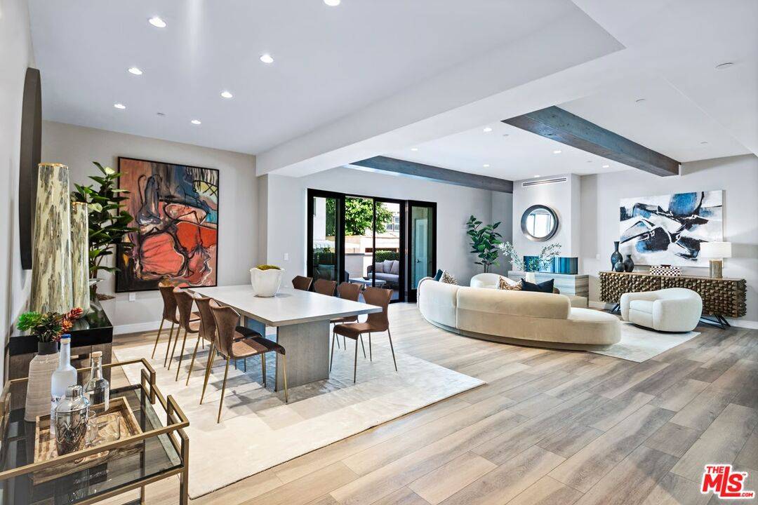 160  N La Peer Dr 2BR Beverly Grove La