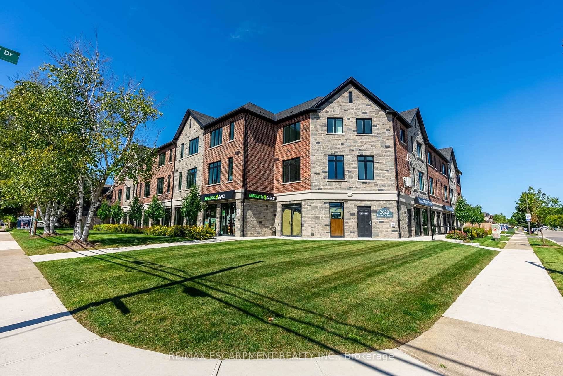 Introducing unit 208 at Heritage Place your gateway to modern living !