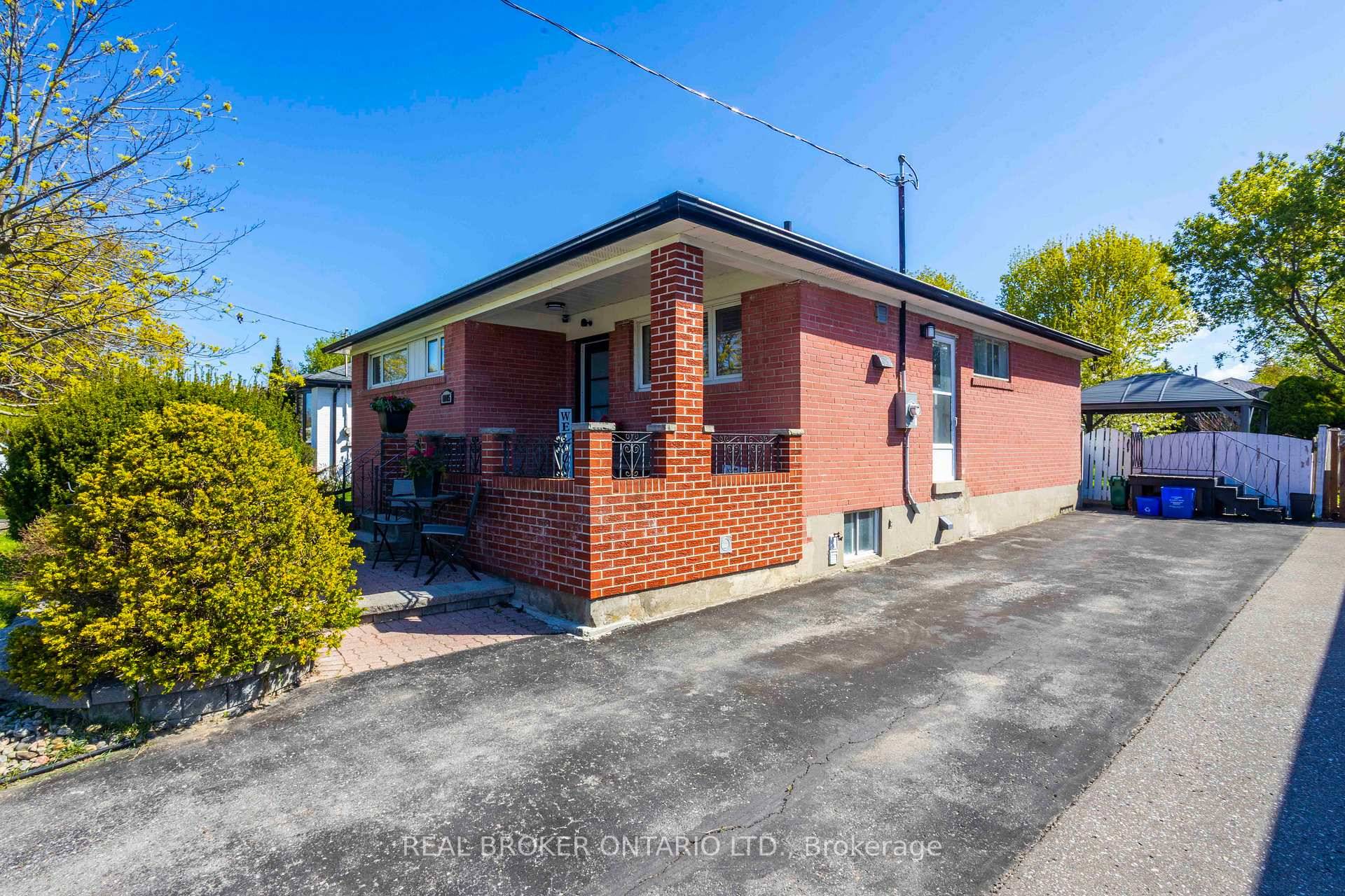 Dont Miss This Beautifully Maintained 3 1 Bedroom Home With 2 Full Washrooms, Set On A Premium 52x150.