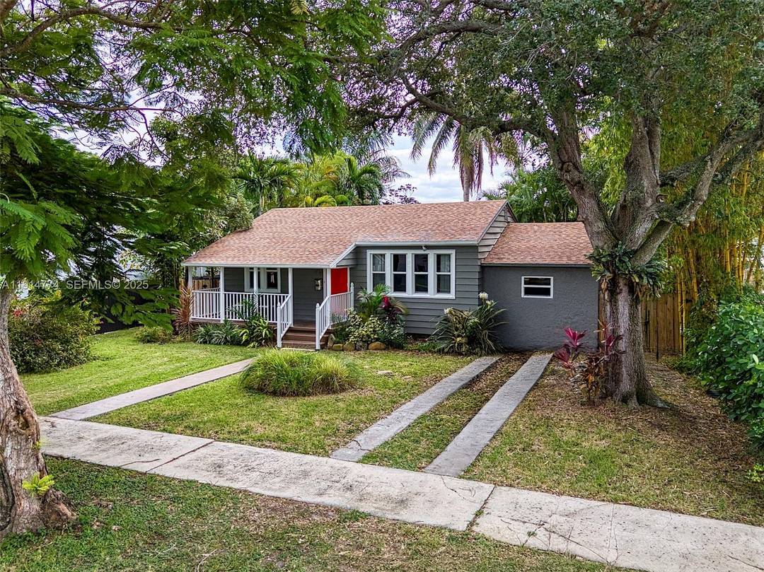 Charming mid century gem in Miami Shores !