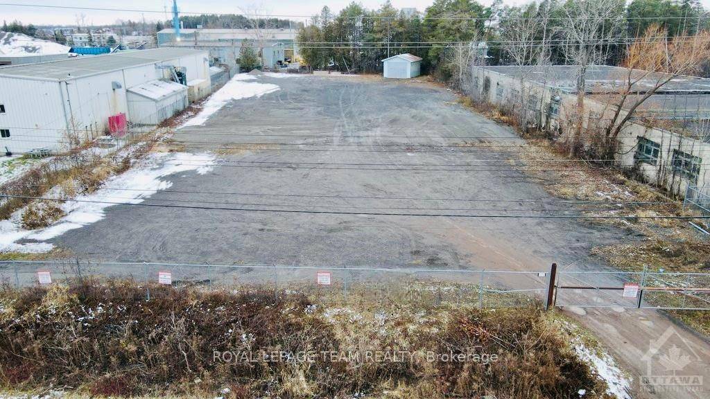 Great functional open space in an industrial area.