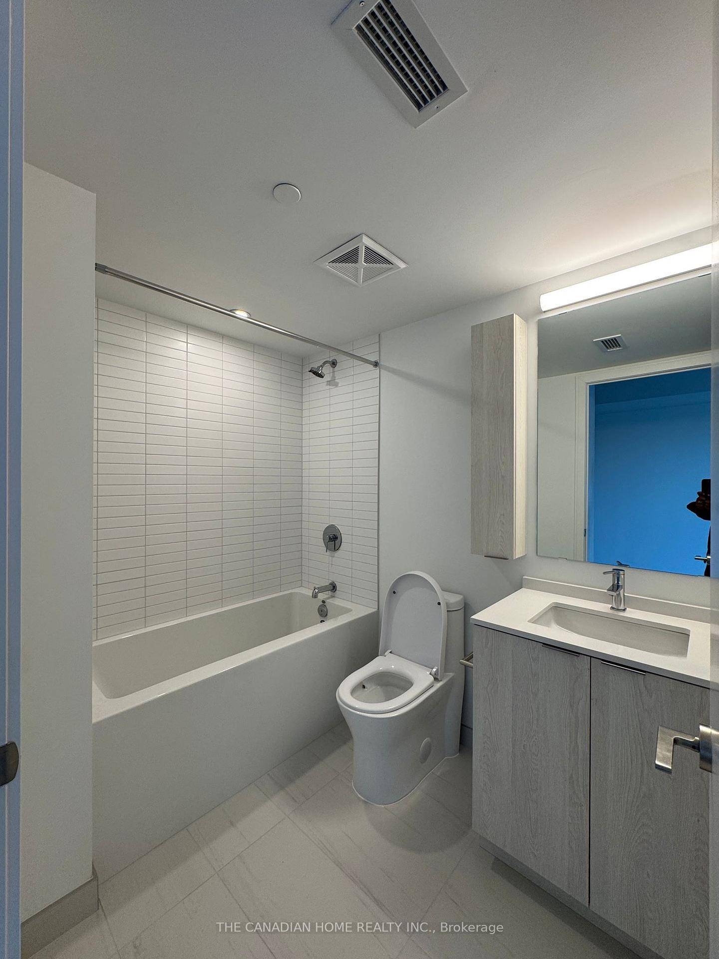 LOCATION..... LOCATION Stunning Brand new Executive 2 Bed Room 2 Wash Room Condo located in the Premium Arte Residences of Mississauga.