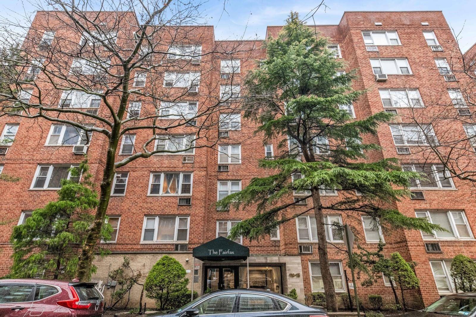 Junior 4 apartment in a prime Forest Hills location, Continental Avenue, on 71st Road.