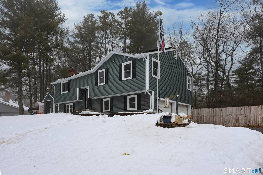 Well maintained and beautifully remodeled 3BR home with potential 4th bedroom in lower level, set on a private cul de sac lot.