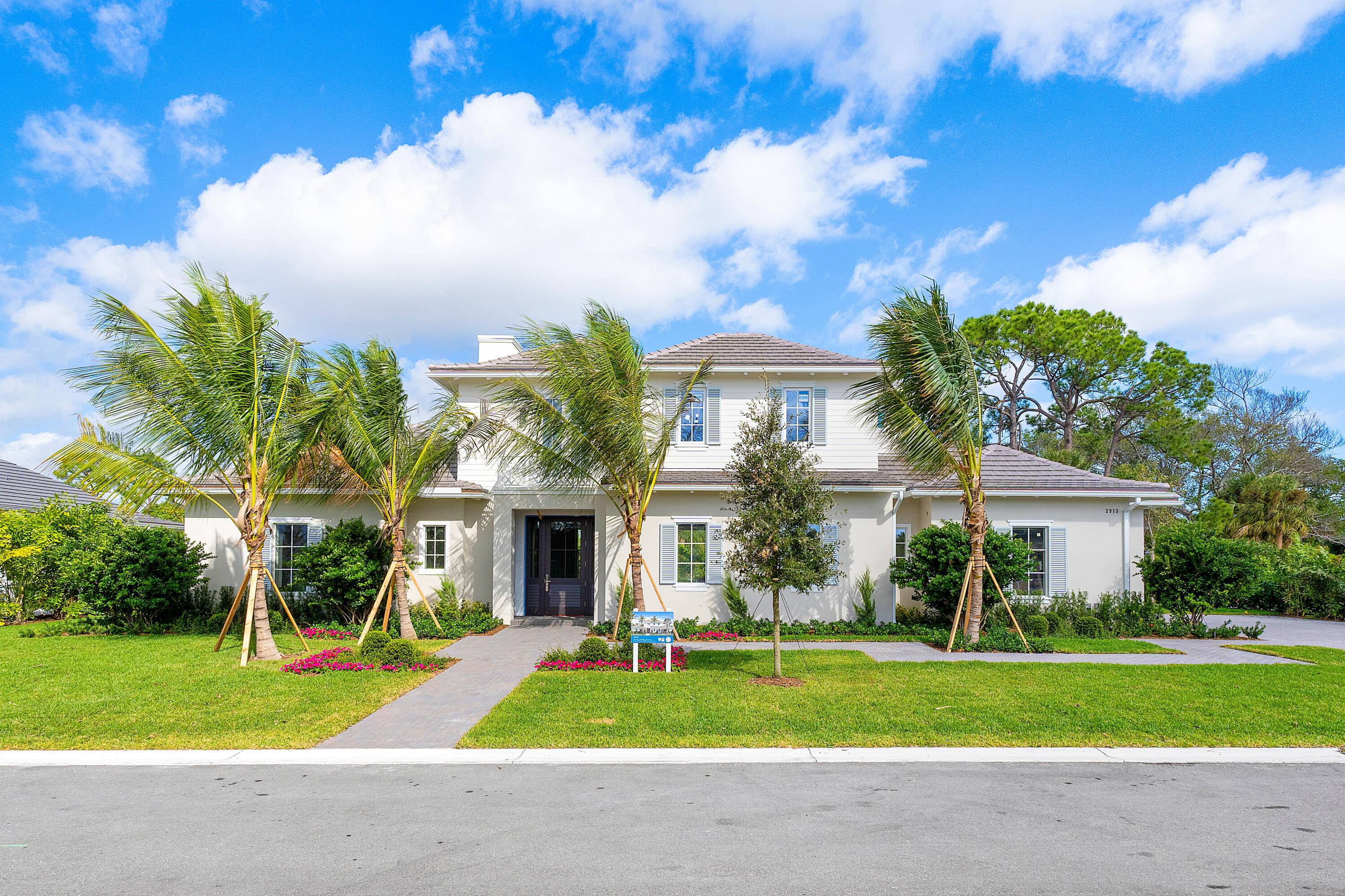 Masterfully crafted at the peak of design and technology, our stunning homes evoke a lifestyle of ease and wellbeing.