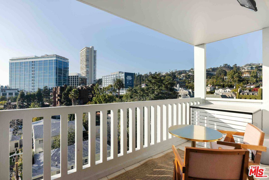 999  N Doheny Dr Sunset Strip LA