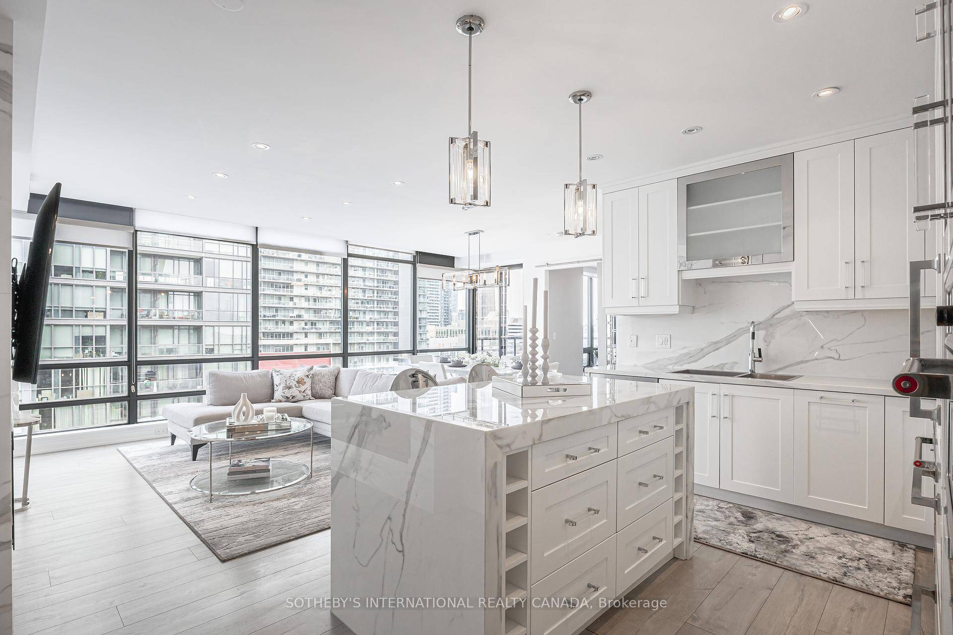 The 'Hudson' On King Street West and This Wonderful Fully Renovated And Furnished Suite.