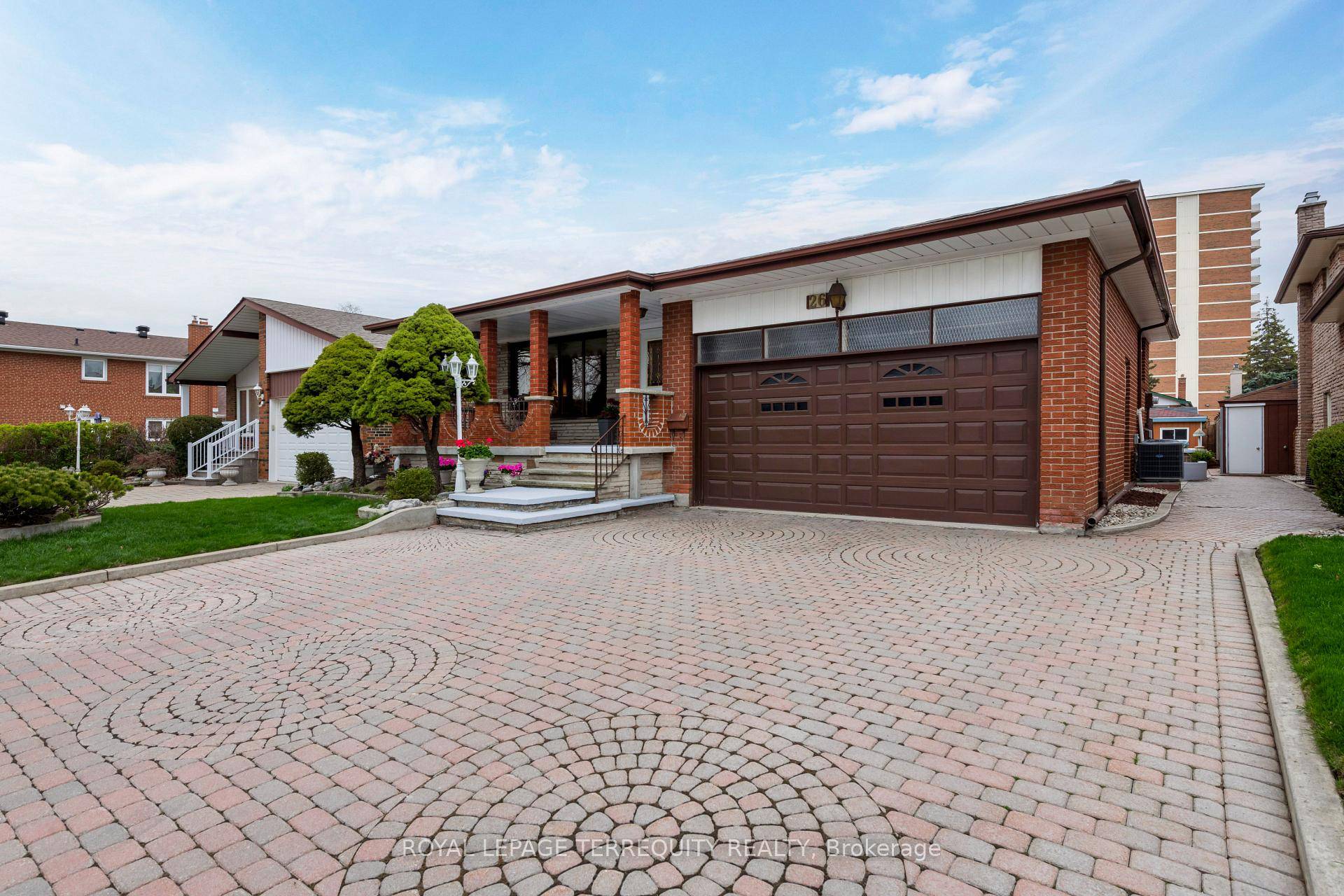 Welcome to 26 Taverly Rd !