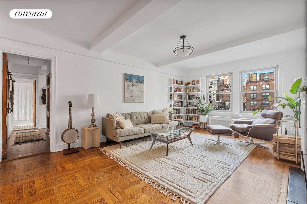 Welcome to your dream home at 163 East 81st Street, Unit 8C, nestled in the vibrant Upper East Side !