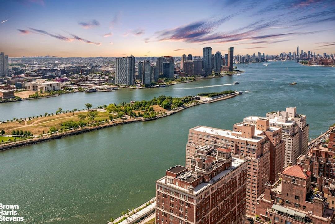 Spectacular views dominate every room of this spacious 42nd floor luxury home.