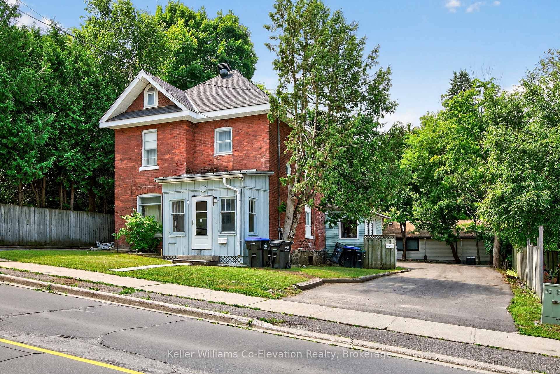 This legal duplex offers a rare opportunity to generate steady rental income with three fully self contained units, perfectly situated in Midland's vibrant downtown core.