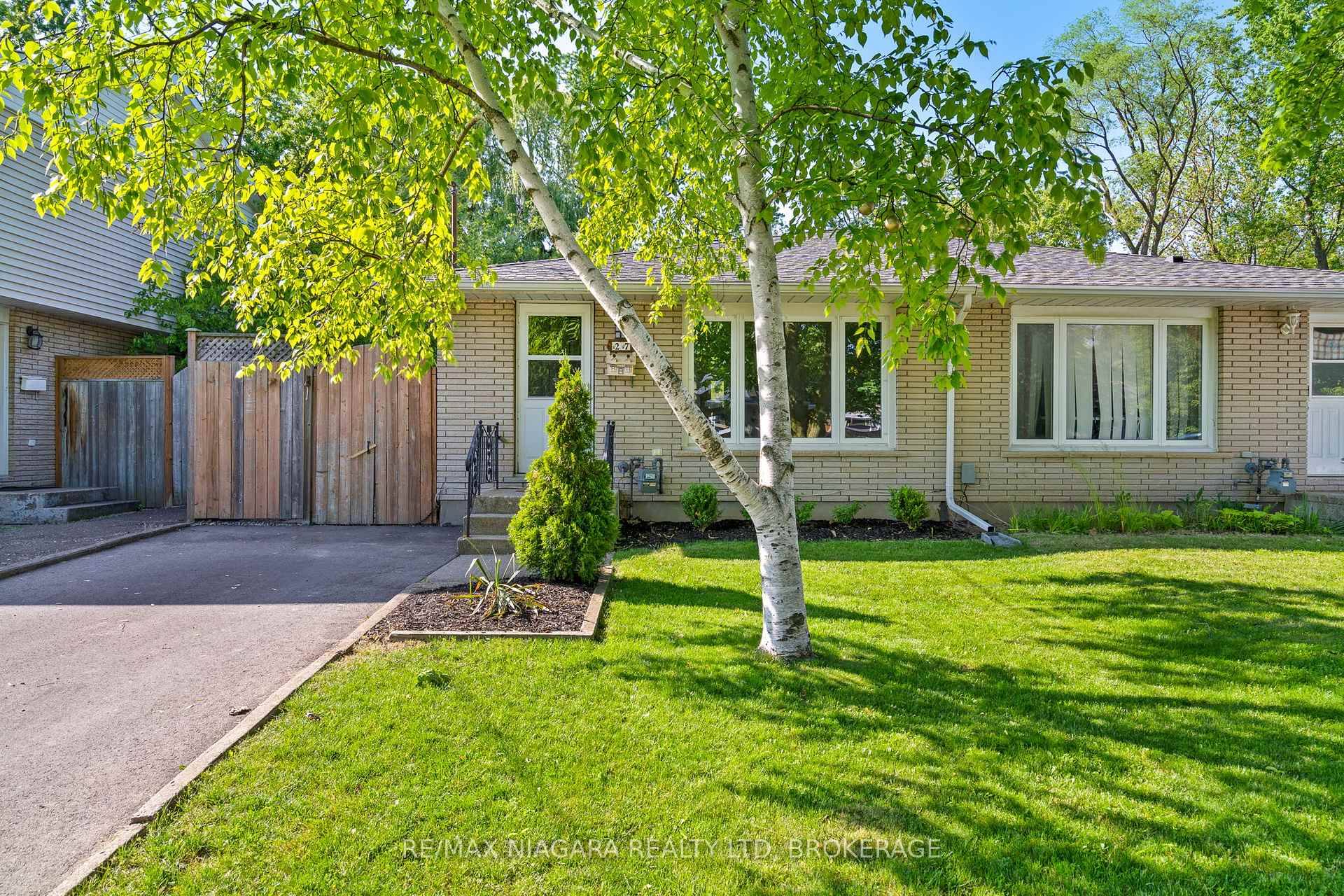 Welcome to this LOVELY 3 1 bedroom home in a quiet and desirable north end neighbourhood just steps from the Canal and great schools !