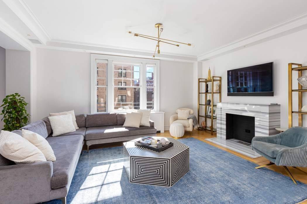 Flooded with southern light through oversized windows with views across East 79th Street, this meticulously renovated and thoughtfully reconfigured seven room residence offers a rare combination of classic prewar architecture, ...