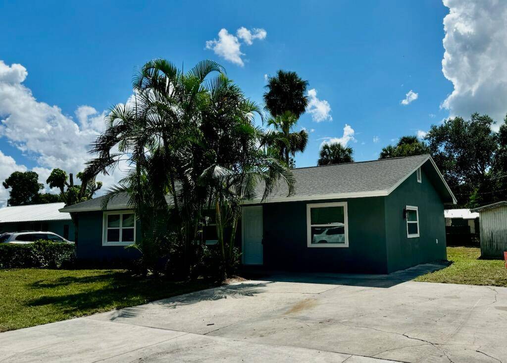 OAK PARK Subdivision Newly Renovated !
