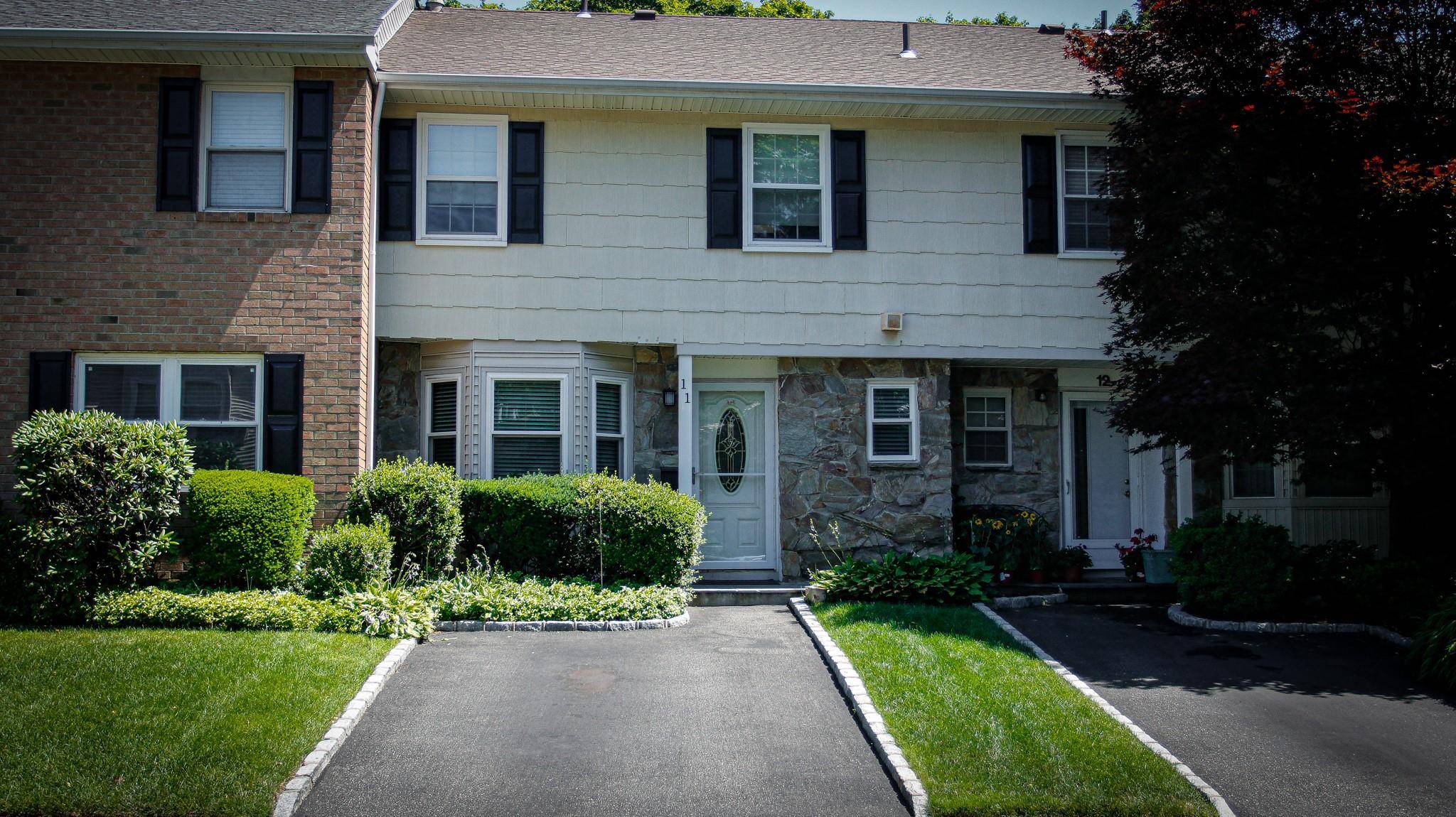 Well maintained and move in ready 3 bedroom, 2.