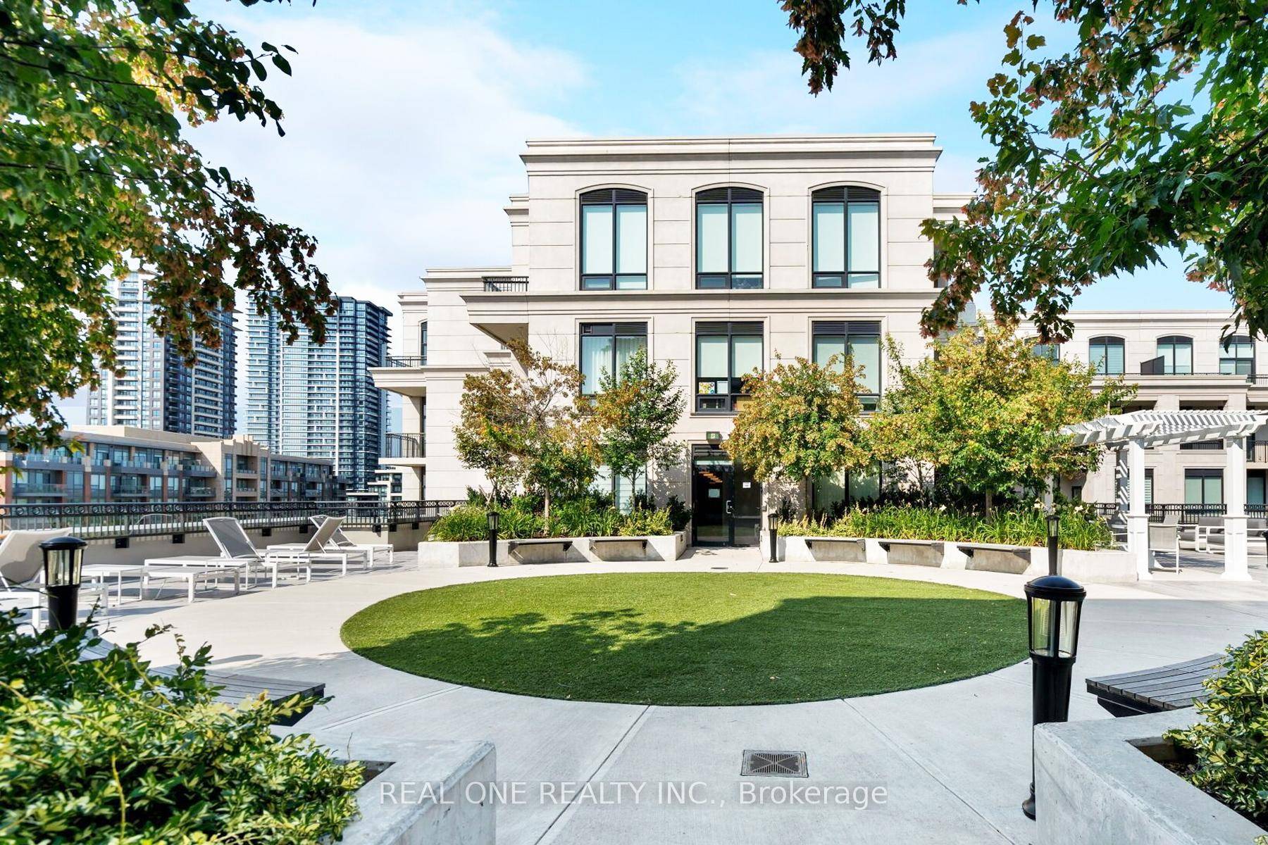 Upscale Residence nestled in the esteemed Unionville at North of Hwy7 amp ; Birchmount !