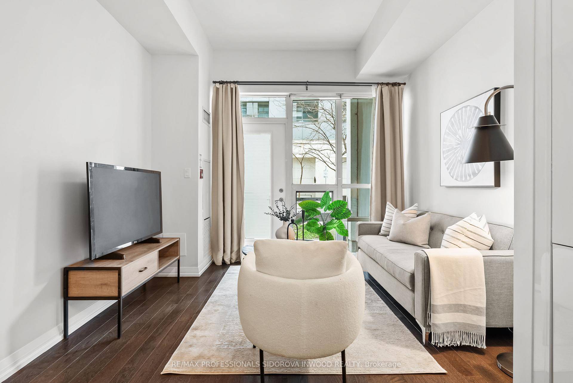 Welcome to Axiom Condos !