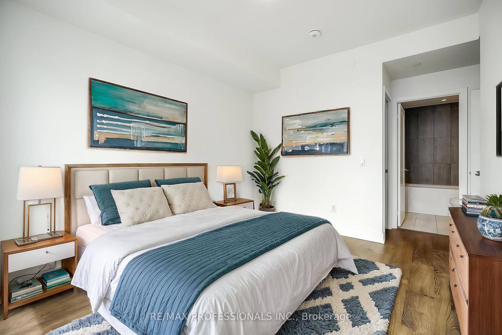 Live your Best Life and enjoy Epic Views from the 43rd floor at Bloor Promenade, a Tridel Built Luxury Condo located steps from Islington Station !