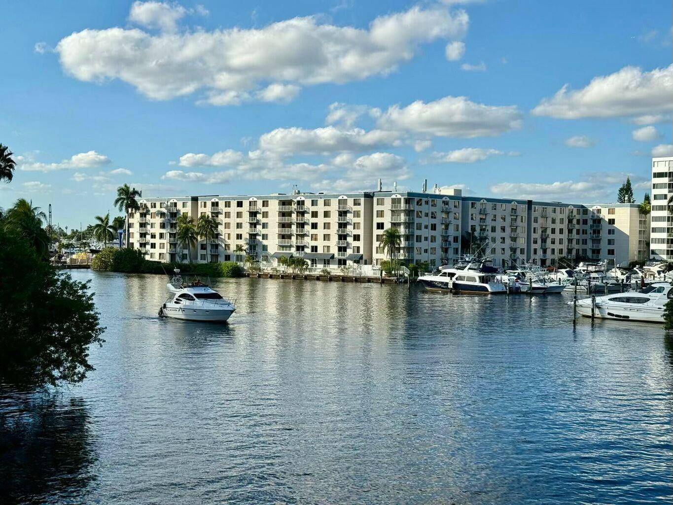 Welcome to this 1 bedroom 1 bath condo nestled on the picturesque miami river.