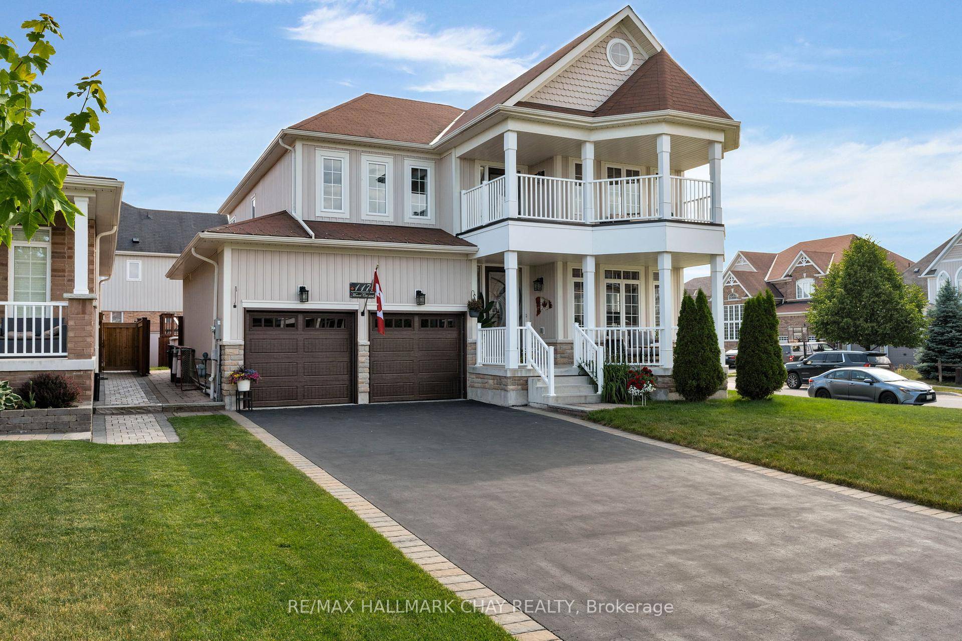 Spacious and move in ready, this beautifully upgraded home is located in one of Angus' most sought after neighbourhoods.