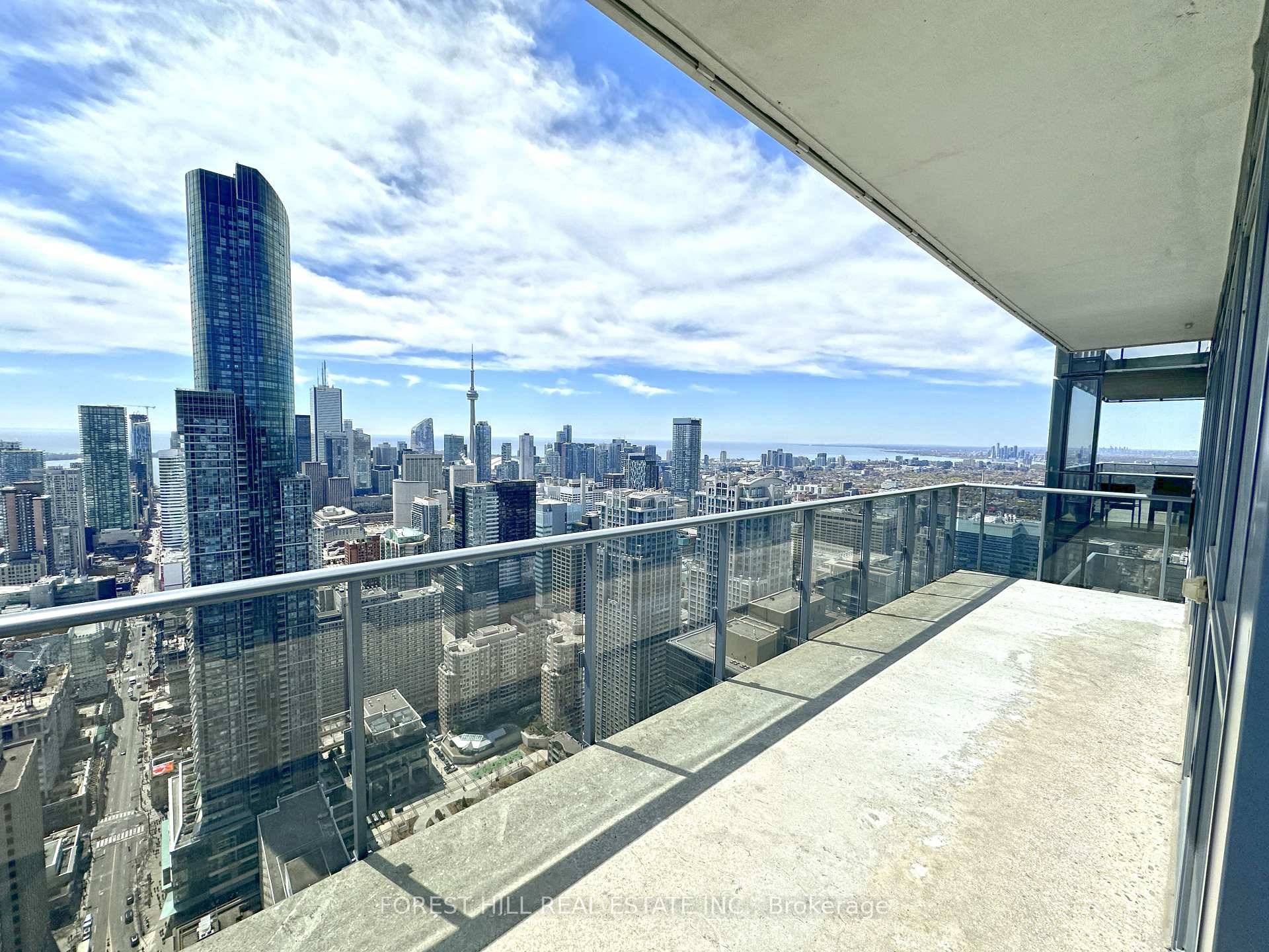 Unobstructed City Views from the 58th Floor, Bright amp ; Sunny, Desirable 1Bed SE Corner Unit with Huge 56.