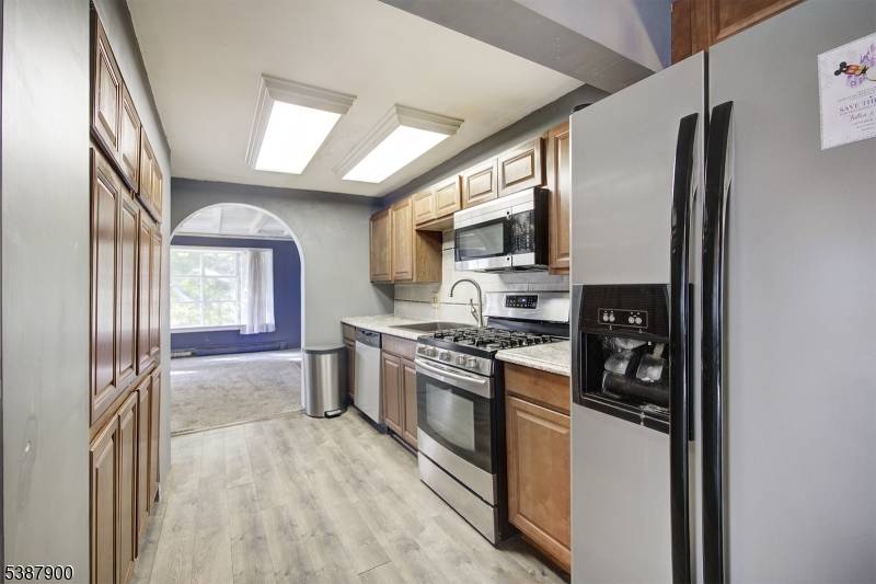 4 Bedroom, 2 Bath Home in Lake Hopatcong Double Lot, Close to Marina !