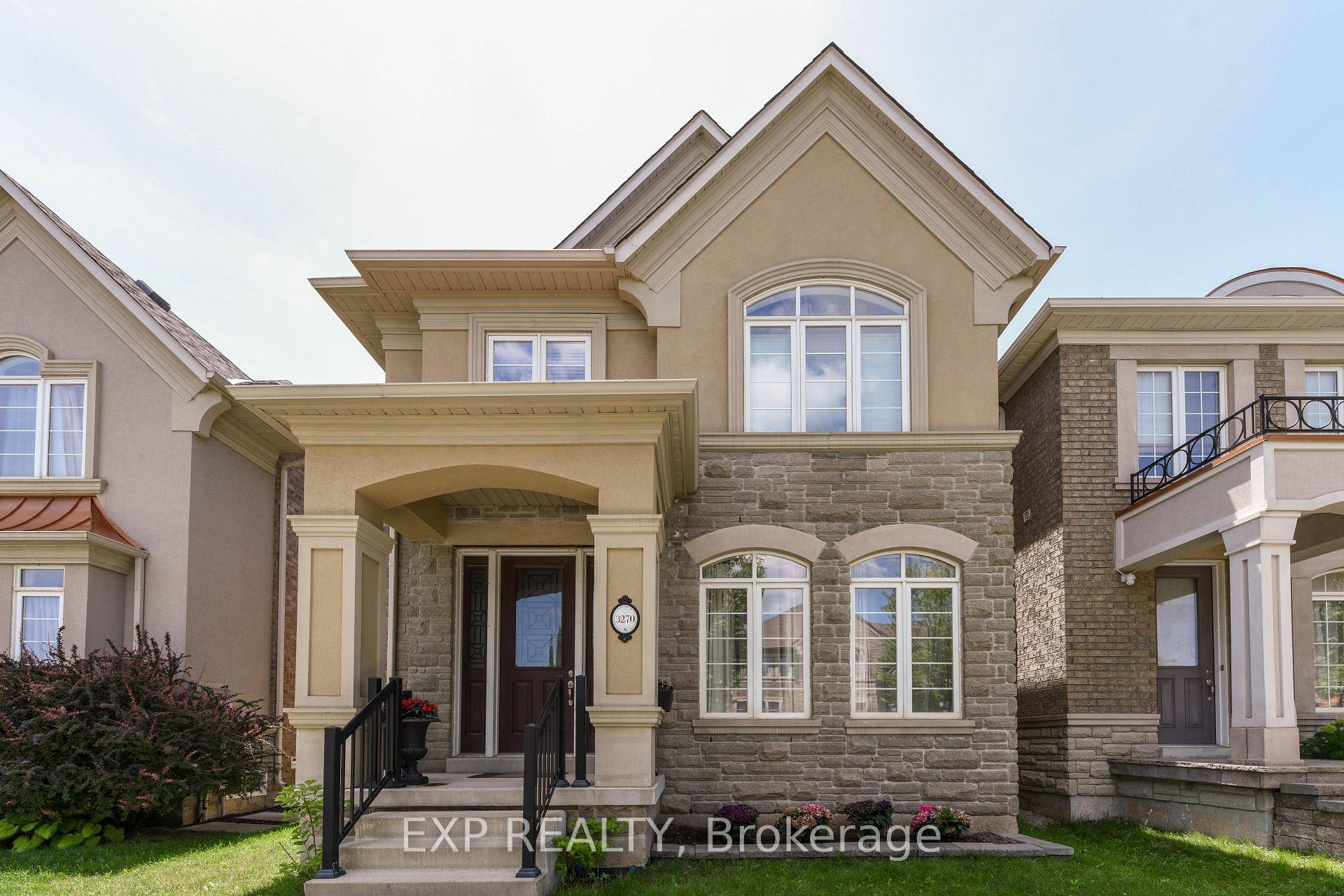 Absolutely gorgeous executive lease in Woodland Trails !