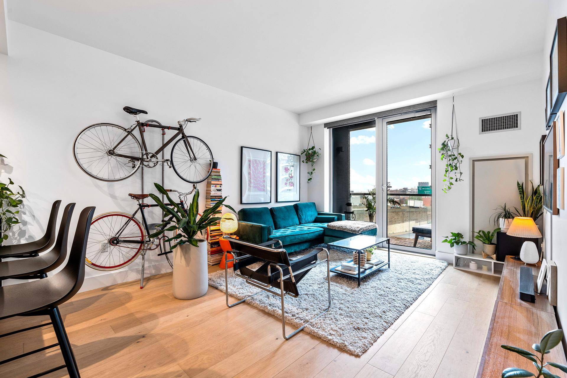 Welcome to Residence 4B at 575 Fourth Avenue, a modern one bedroom home in a brand new amenity rich condo building nestled in a convenient area of Park Slope.