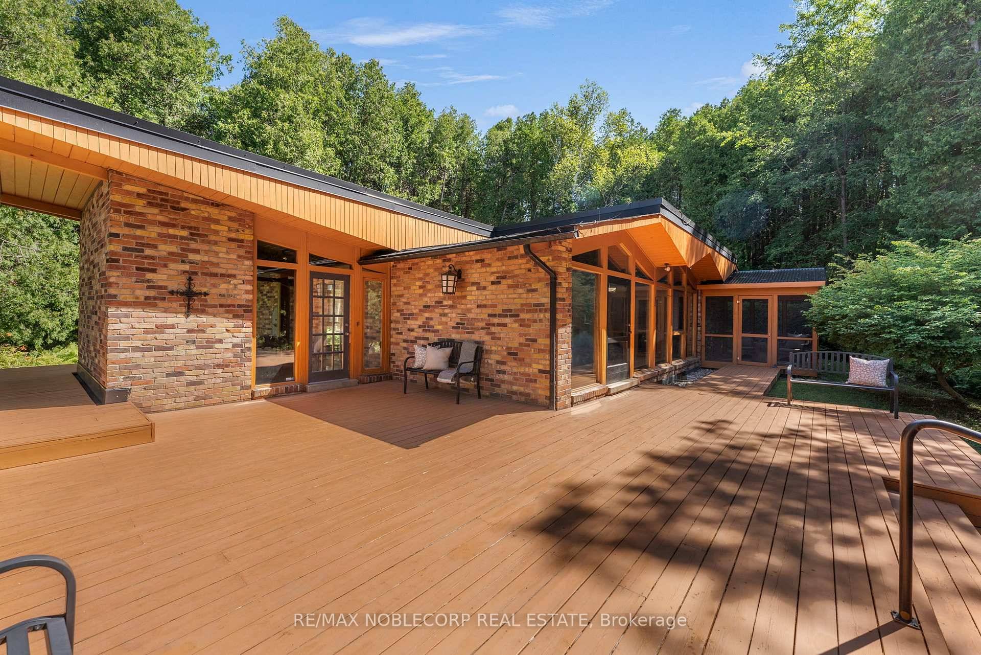 3435 Greenwood Rd Sold As Is Set on a private 2.