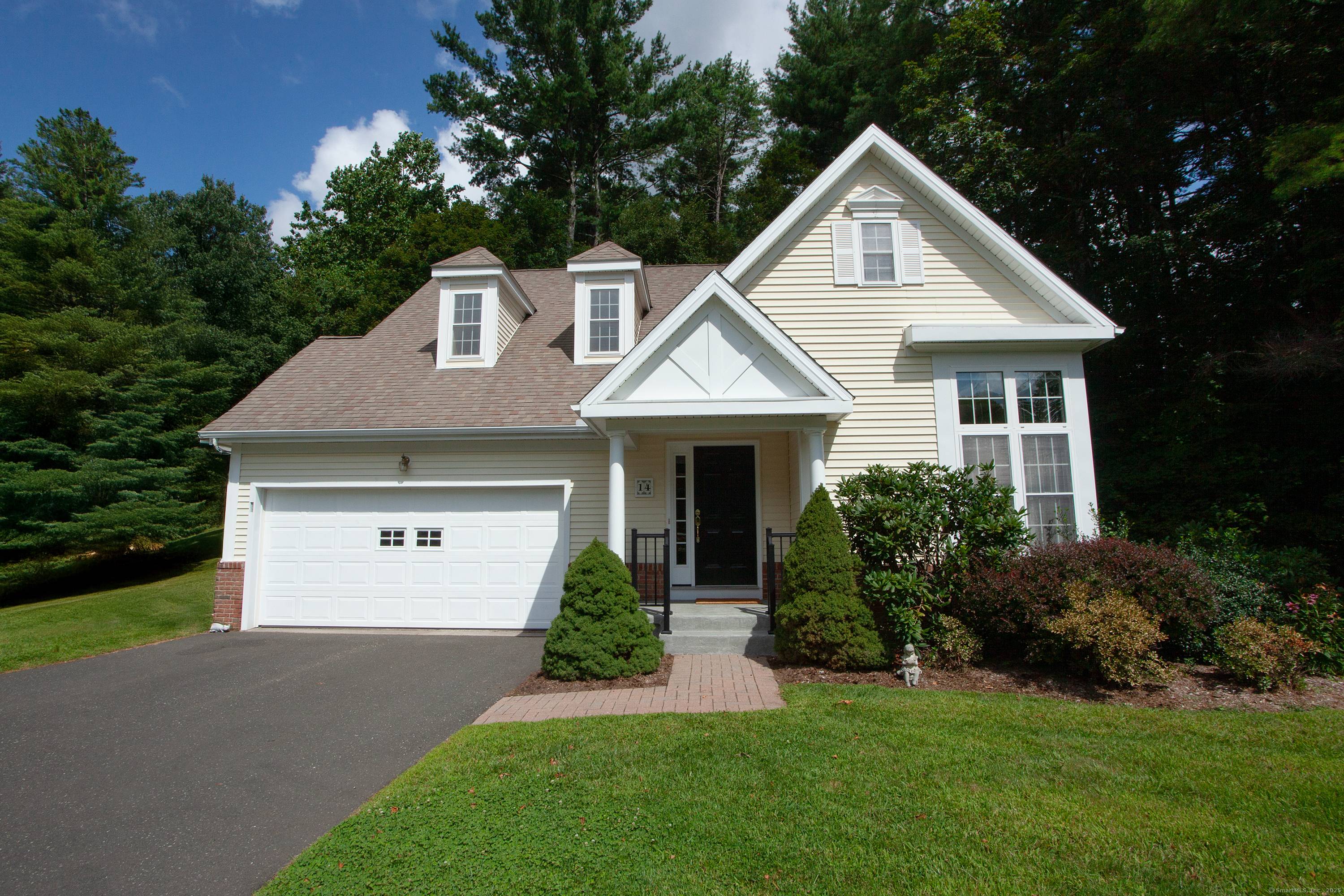 TRULY DELIGHTFUL ! Soaring ceilings, sunlit spaces and fantastic flexible floor plan are the hallmark of this pristine single family home in sought after Summerfield !