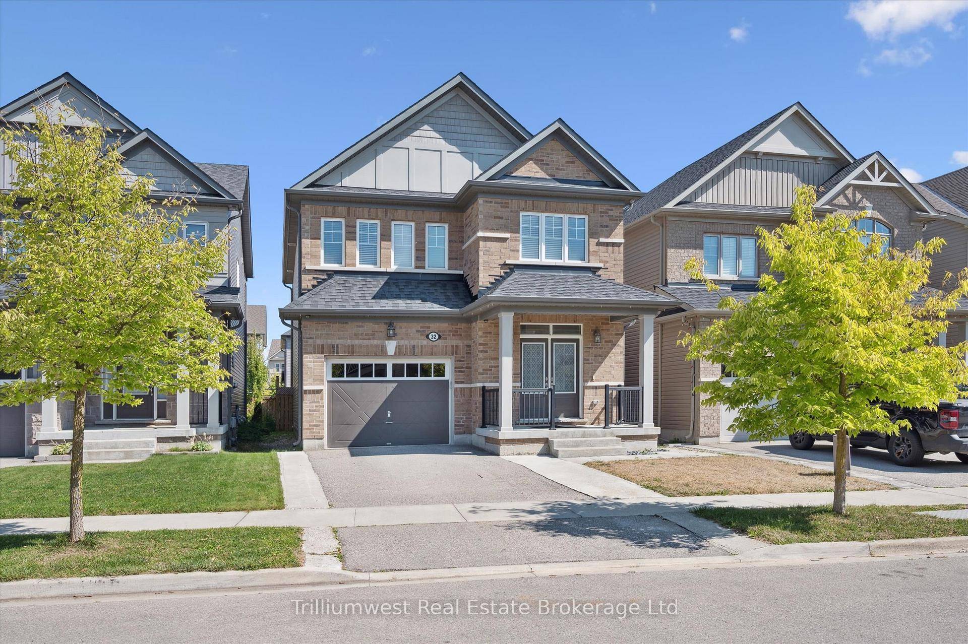 WOW check out this beautiful FOUR BEDROOM home in quiet neighbourhood in Fergus !